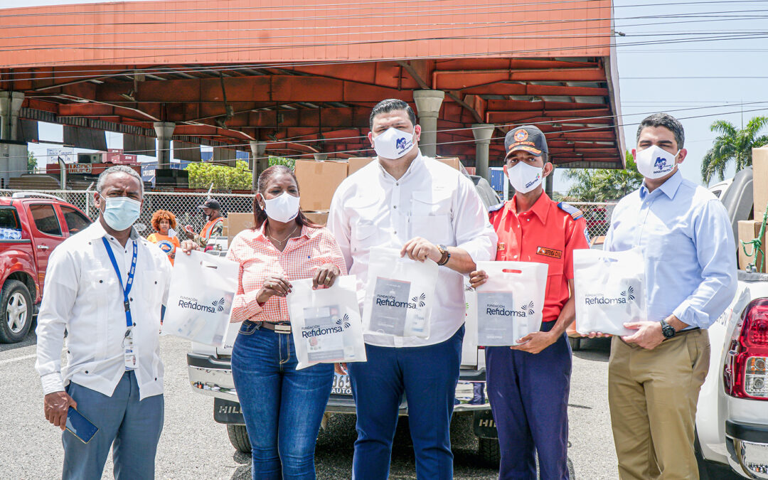 Fundación Refidomsa entregan kits preventivos a vacacionistas de Semana Santa 2021